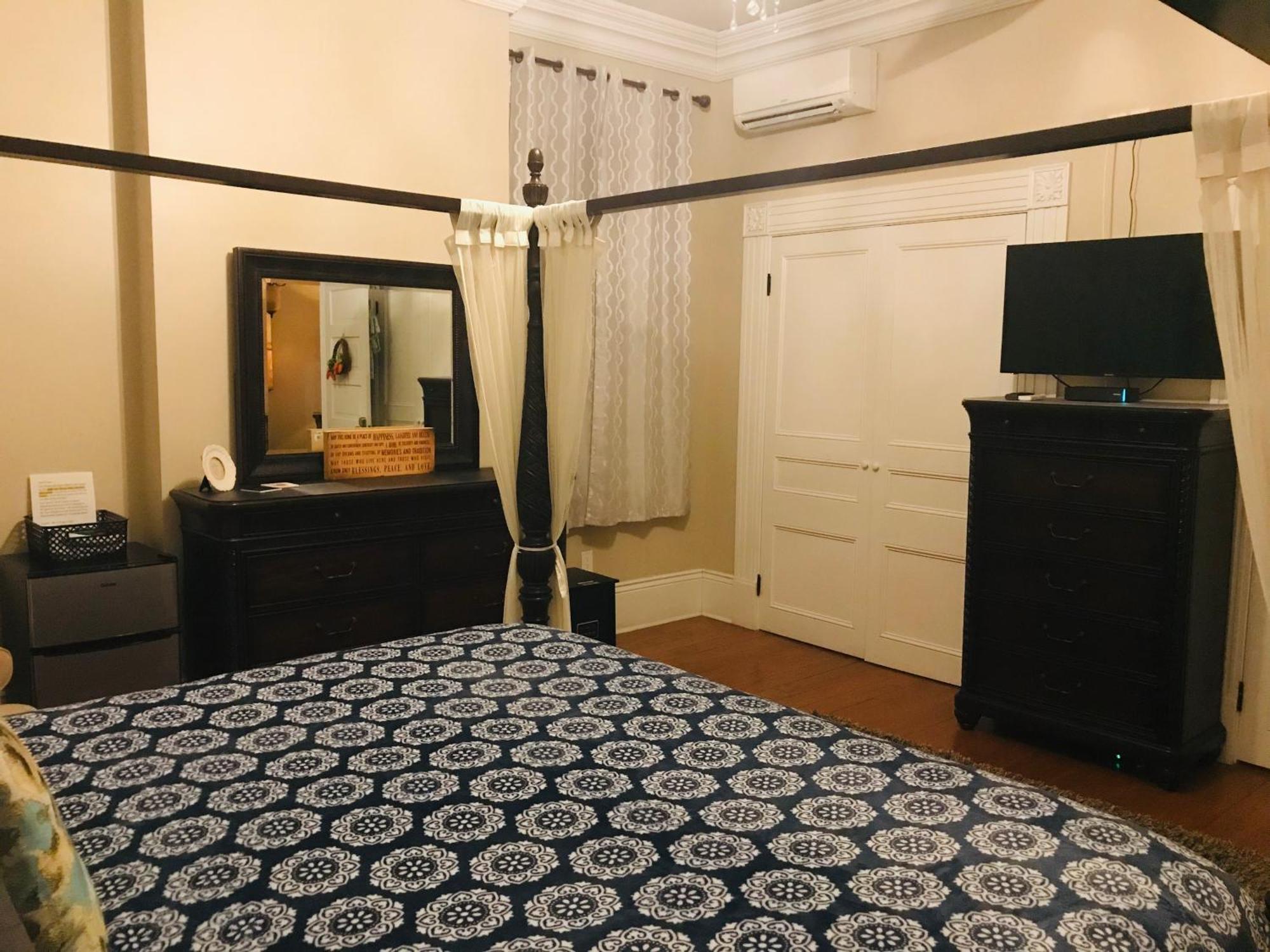 Wg Creole House 1850 Hotel Nova Orleães Quarto foto